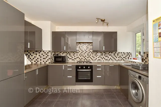 Beechwood Drive, Woodford Green, IG8, photo 2