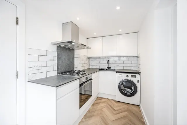 Kilburn Lane, London, W10, photo 2