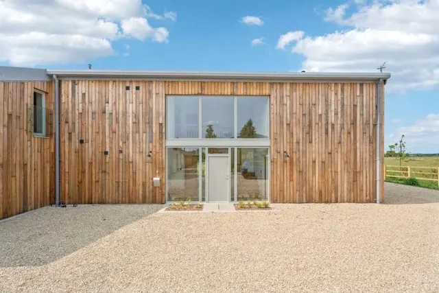 Photo 2 — Sturt Farm, Oxford Road, Burford, Oxfordshire, OX18 4ET