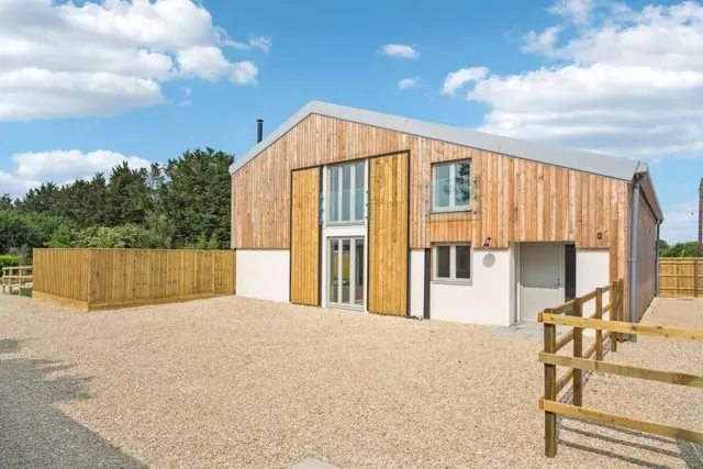 Sturt Farm, Oxford Road, Burford, Oxfordshire, OX18 4ET, photo 1
