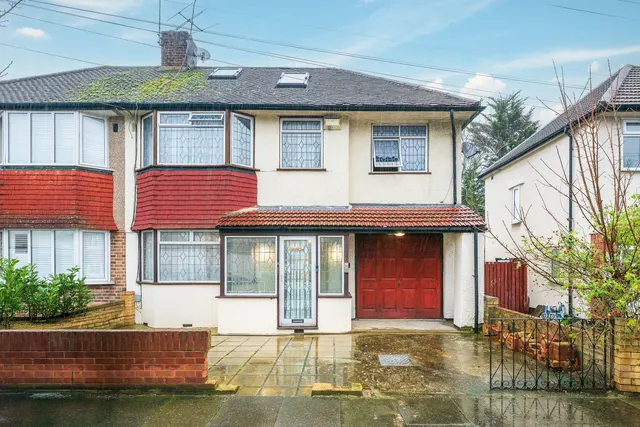 Bracondale Road, Abbey Wood, SE2, photo 2