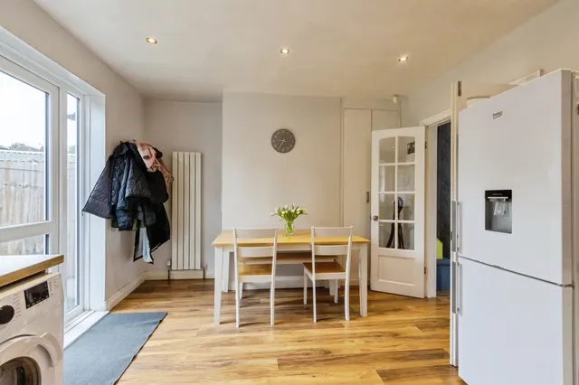 The Oval, Leeds, LS14, photo 3