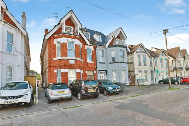 1 bedroom flat, Westby Road, Bournemouth, BH5