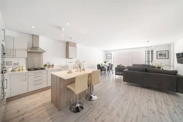 Ardmore Place, 162-164 Hartfield Road, Wimbledon, London, SW19, photo 1