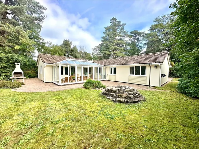 Ashley Drive North, Ashley Heath, Ringwood, Hants, BH24 2JL, photo 1