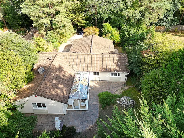 Ashley Drive North, Ashley Heath, BH24, photo 1