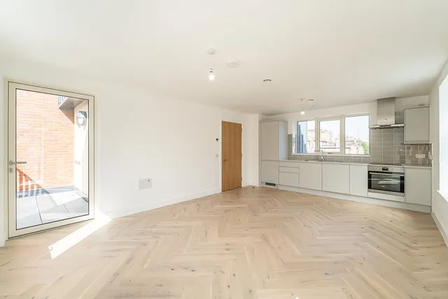 Northcote Road, London, SW11, photo 1