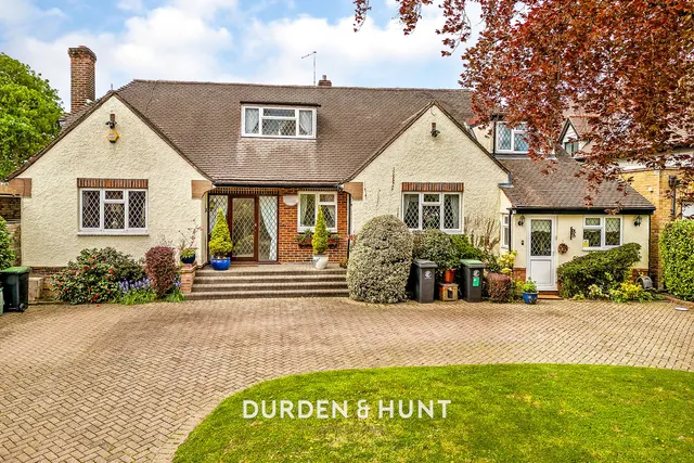 Grove Lane, Chigwell, IG7, photo 1