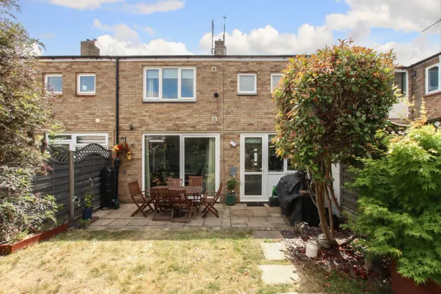 Photo 2 — Poynders Hill, Hemel Hempstead, Hertfordshire, HP2 4PH