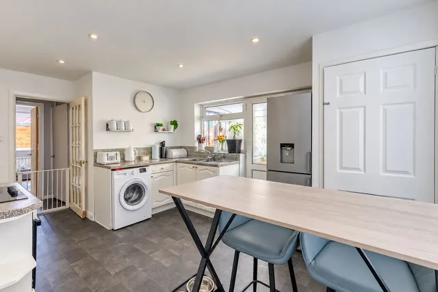 Rutland Avenue, High Wycombe, HP12, photo 3