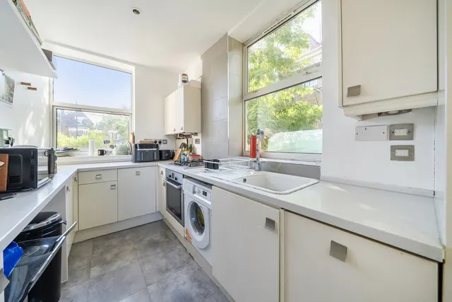 Lawrie Park Road, SE26, photo 3