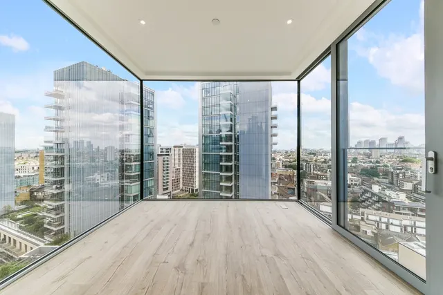 Photo 3 — Neroli House, Flat 1502, Neroli House, 14 Piazza Walk, Goodman' S Fields, Aldgate, E1