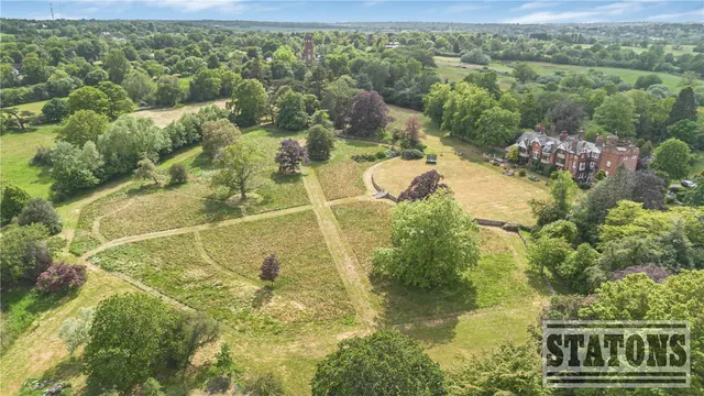 Photo 2 — Robins Nest Hill, Little Berkhamsted, Hertfordshire, SG13 8LS