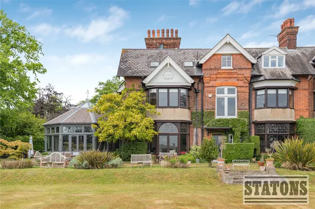 Photo 3 — Robins Nest Hill, Little Berkhamsted, Hertfordshire, SG13 8LS