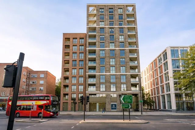 Brixton Hill, London, photo 1