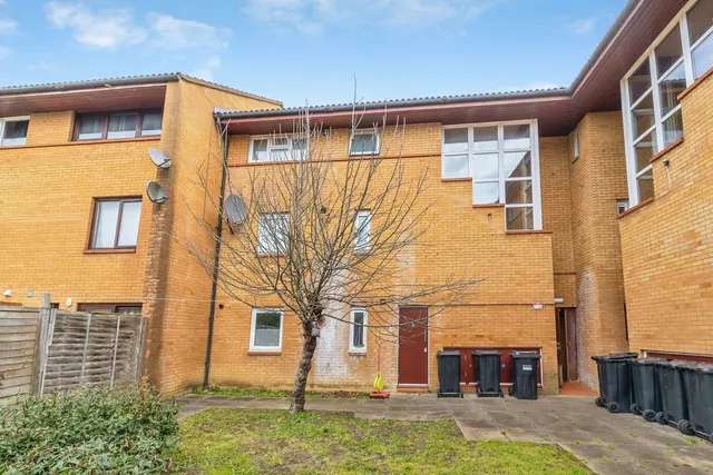 Larwood Place, Oldbrook, Milton Keynes, Buckinghamshire, MK6, photo 1