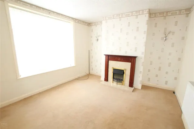 Minerva Street, Huddersfield, HD4, photo 2