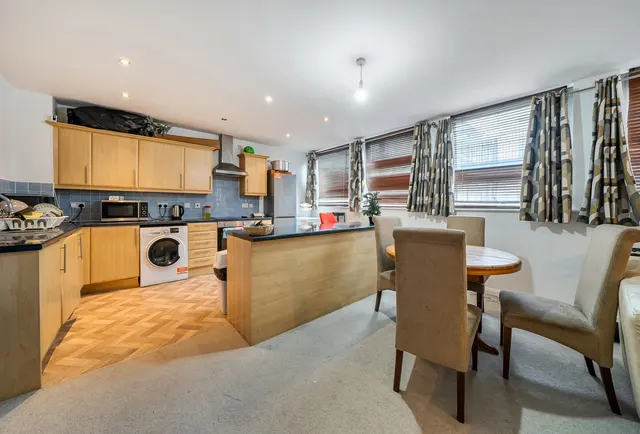 Photo 2 — London Road, London, SW16 4EH