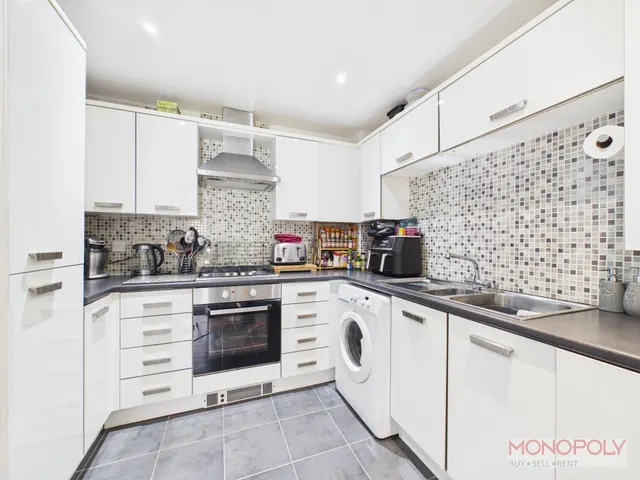 Lamberton Drive, Brymbo, LL11, photo 2