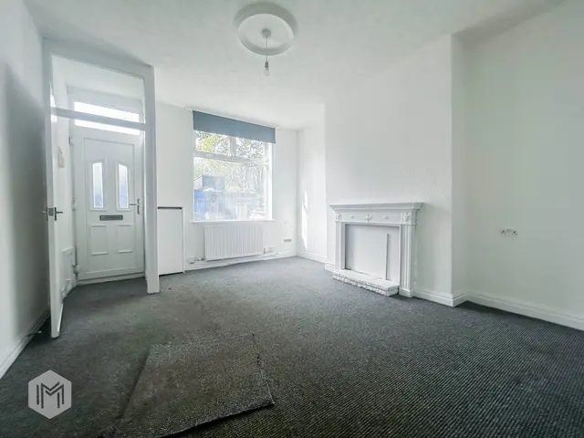 Mitre Street, Bolton, BL1, photo 2