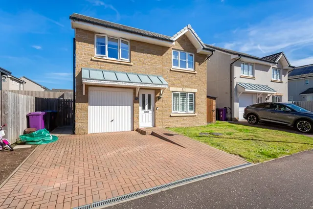 Photo 2 — Clapham Lane, Arbroath, Angus, DD11 5LH