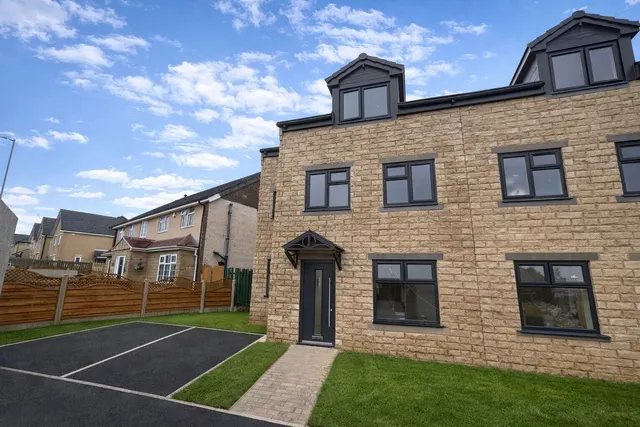 Bell Dean Road, Allerton, Bradford, photo 1