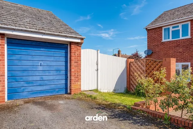 Manor Mews, Studley, B80, photo 3