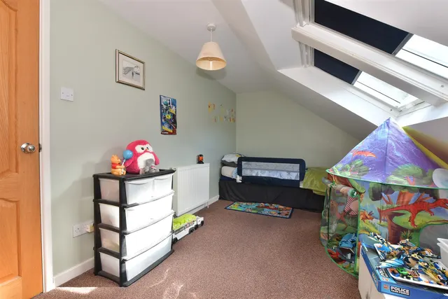 Elliston Road, Totland Bay, PO39, photo 3