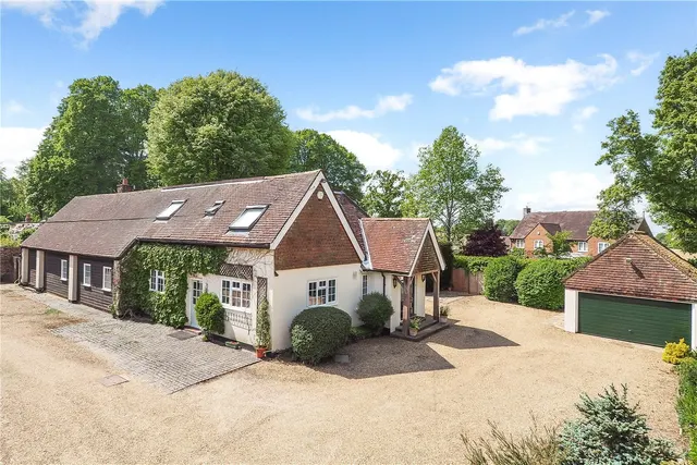 Stoner Hill Road, Froxfield, Petersfield, GU32, photo 1
