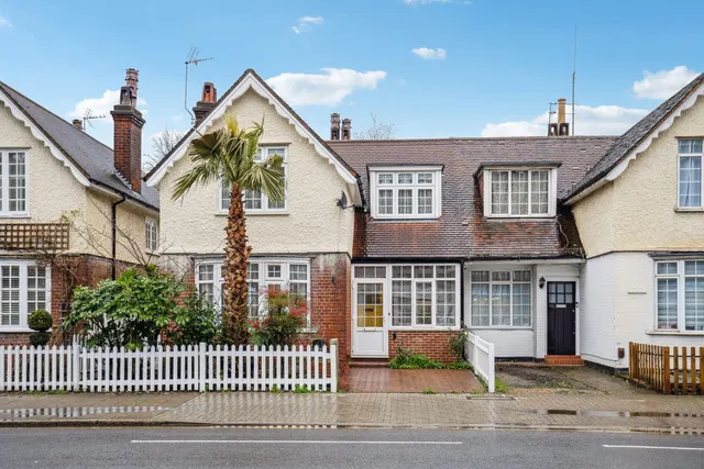 Marsh Road, Pinner, HA5, photo 1