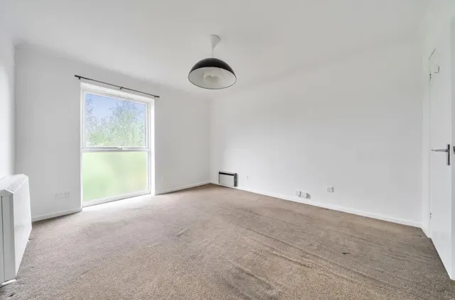 Photo 2 — Jubilee Way, Sidcup, DA14 4JP