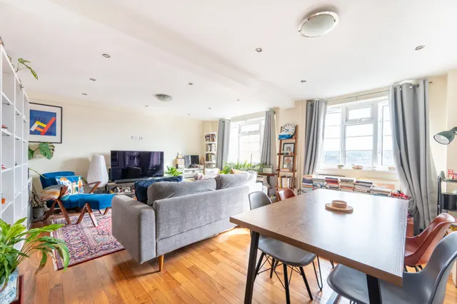 34 Ashford Court, Ashford Road, London, photo 1