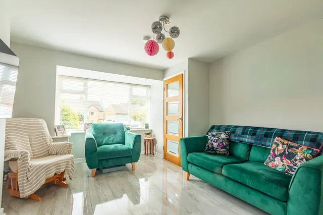 Springfield Grove, Bingley, BD16, photo 3