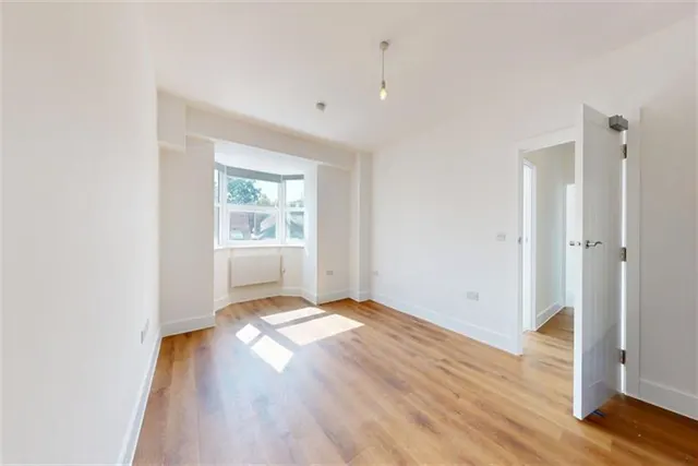 Loughton, IG10, photo 1