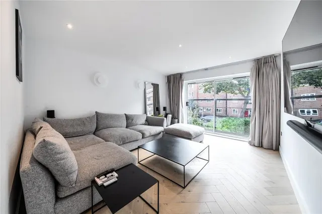 Mill Pond Close, Vauxhall, SW8, photo 1