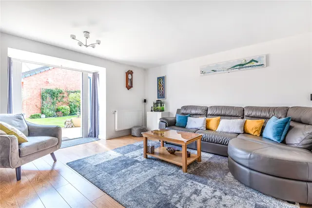 Ulrick Avenue, Bordon, GU35, photo 3