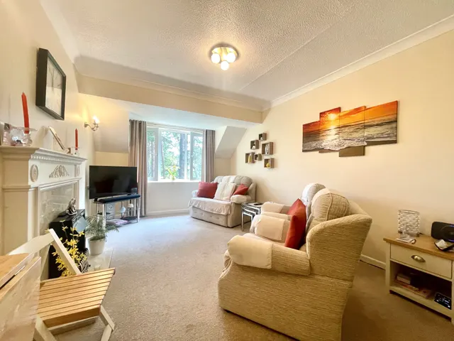 Park View Court, Queens Park, BH8, photo 2