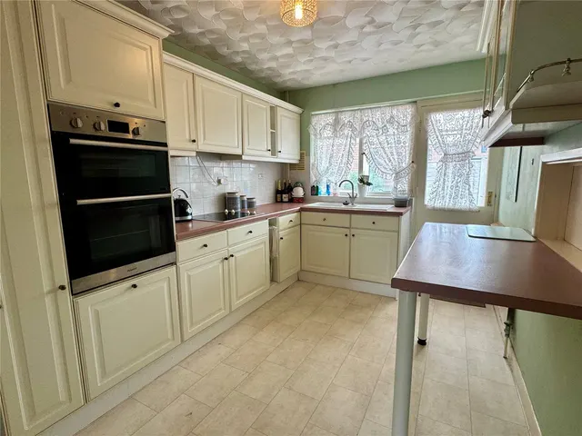 West Haye Road, Hayling Island, PO11, photo 2