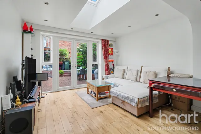 Mallards Road, Woodford Green, IG8, photo 3