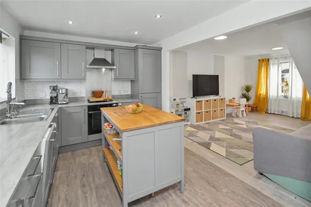 Markington Place, Leeds, LS10, photo 3