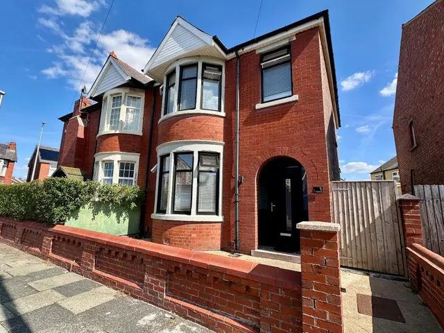 Lilac Avenue, Blackpool, photo 1