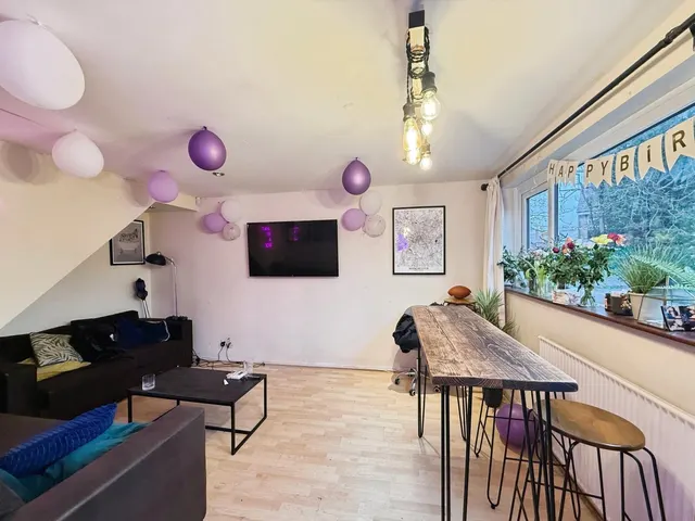 Ladybarn Crescent, Manchester, M14, photo 2