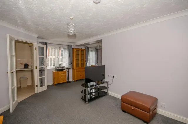 Albert Road, Staple Hill, BS16, photo 2