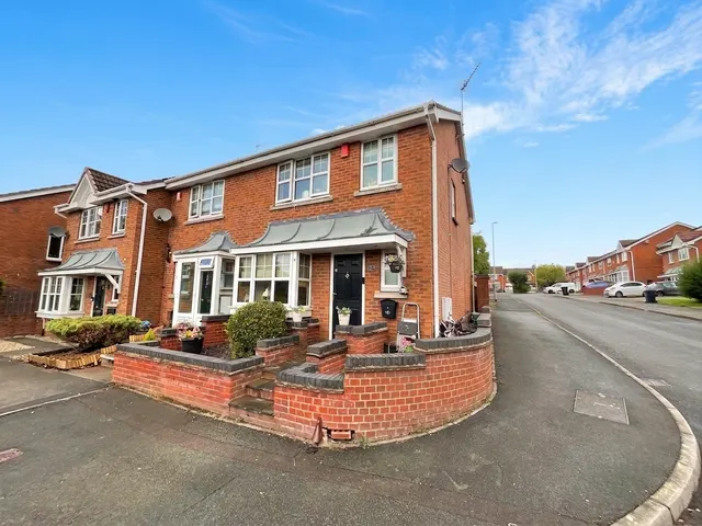Ironbridge Drive, Newcastle, ST5, photo 1