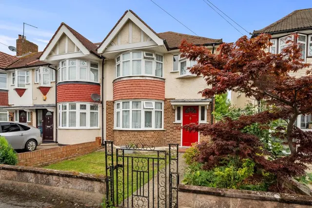 Chatham Close, Sutton SM3 9JF, photo 1