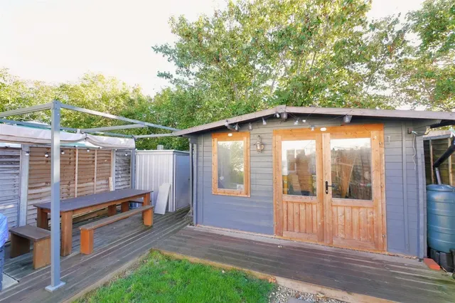 Cortis Avenue, Worthing, BN14, photo 1