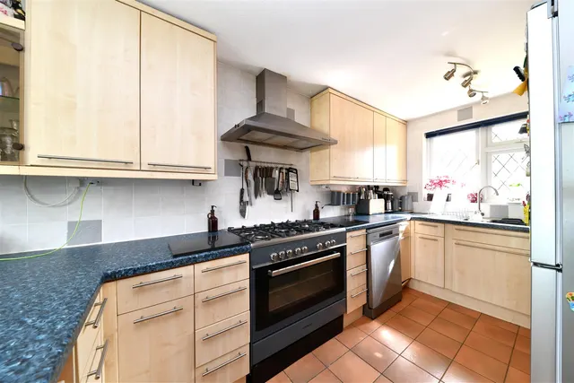 Photo 3 — Ascot Crescent, Stevenage, Herts, SG1 5ST