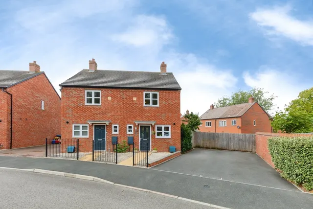 Gundulf Road, Meon Vale, CV37, photo 1