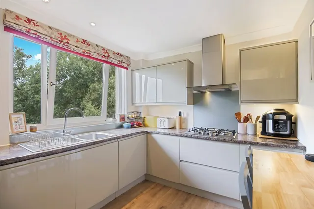 Photo 3 — Cleveden Place, Kelvindale, Glasgow, G12