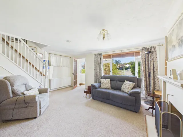 Beech Road, Horsham, photo 2